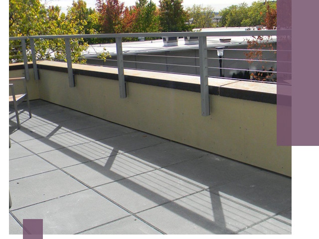 Металлические парапеты под ключ в Артёме: монтаж и изготовление